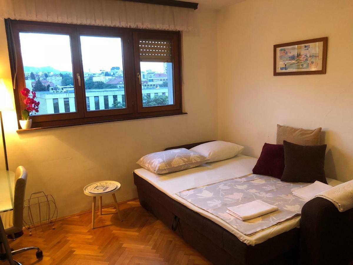 Garsonjera Katarina Apartment Split Bagian luar foto