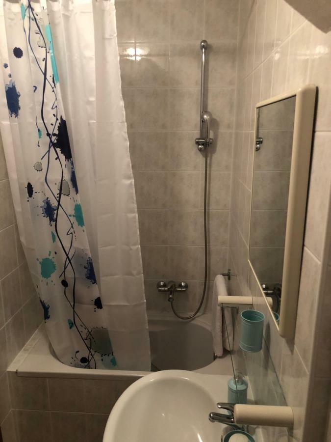 Garsonjera Katarina Apartment Split Bagian luar foto